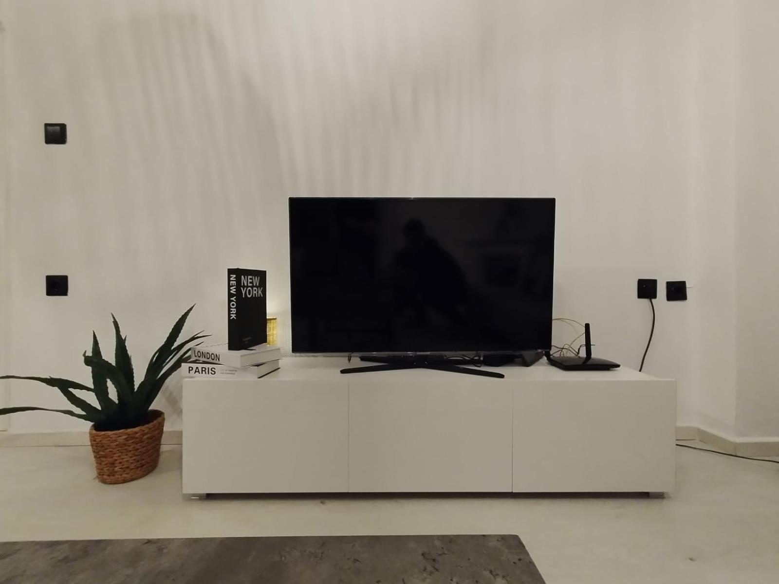Black N' White Cozy Housegarden Alexandroúpolis Ngoại thất bức ảnh
