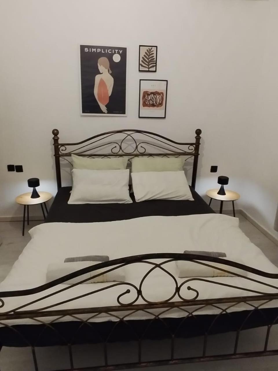 Black N' White Cozy Housegarden Alexandroúpolis Ngoại thất bức ảnh